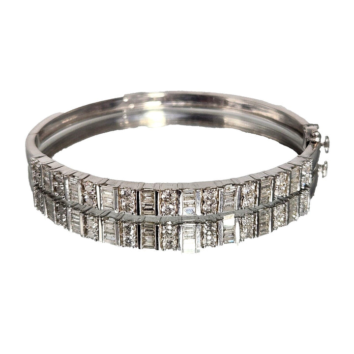 Beautiful 14k White Gold 2.04ct Diamonds Bangle Bracelet