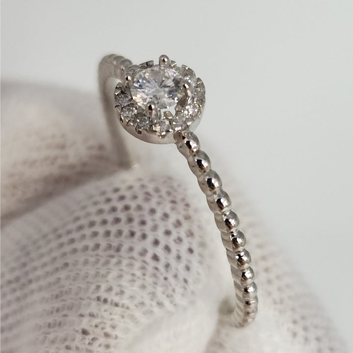 Elegant Sterling  Silver Moissanite Round Brilliant Cut Ring size 9