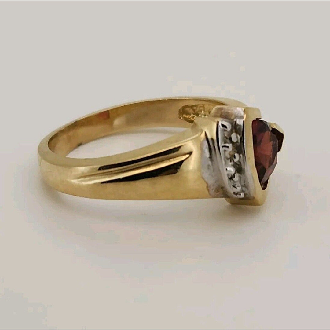 10k Yellow Gold Garnet Triangle Diamond Ring 6.25