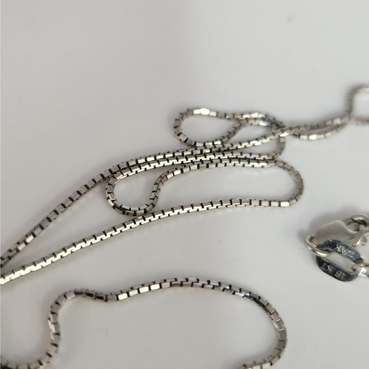 18k White Gold Box Chain Necklace 18"