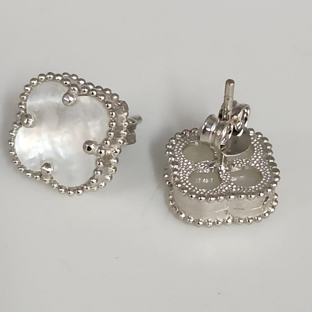 Fashion Silver Mother Of Pearl Clover Motifs Stud Earrings