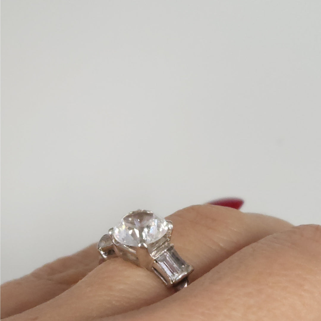 14k White Gold Round Reflex Stone with Baguette Accents size 5.5