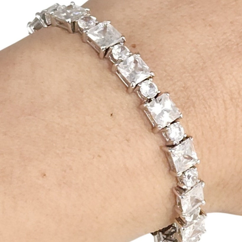 925 Sterling Silver Cubic Zirconia Tennis Bracelet Princess and Round -Cut 7"