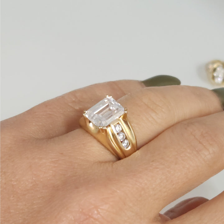 14k Yellow Gold Emerald-Cut CZ Ring Size 6