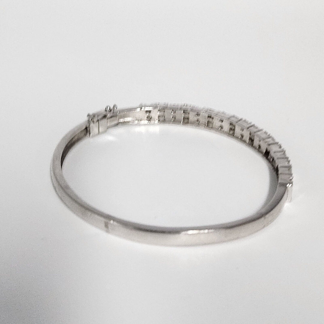 Beautiful 14k White Gold 2.04ct Diamonds Bangle Bracelet