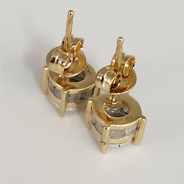 14k Gold Diamond Stud Earrings Round Brilliant illusion Setting