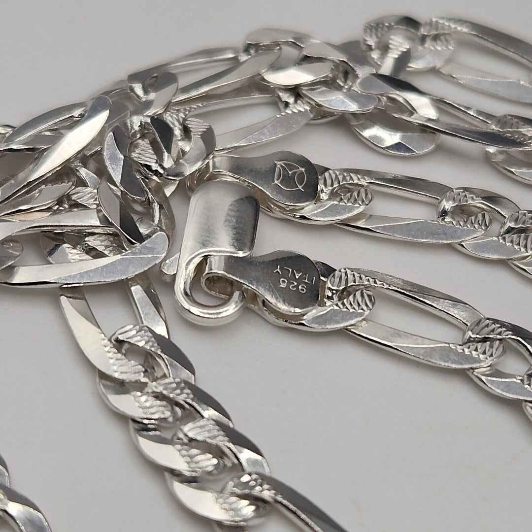 This beautiful 925 Sterling Silver Figaro's Chain Necklace 20" B