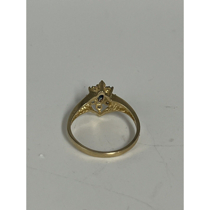 Beautiful 10k Yellow Gold Sapphire Diamond Ring