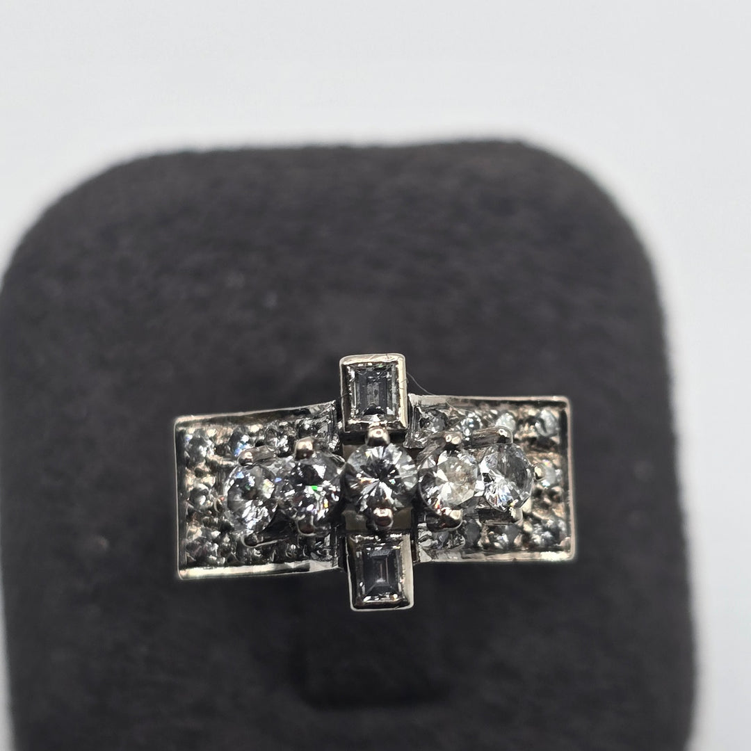9K White Gold Multi-Diamond Ring Round & Baguette Diamonds Size 5.5