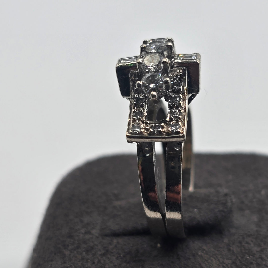 9K White Gold Multi-Diamond Ring Round & Baguette Diamonds Size 5.5