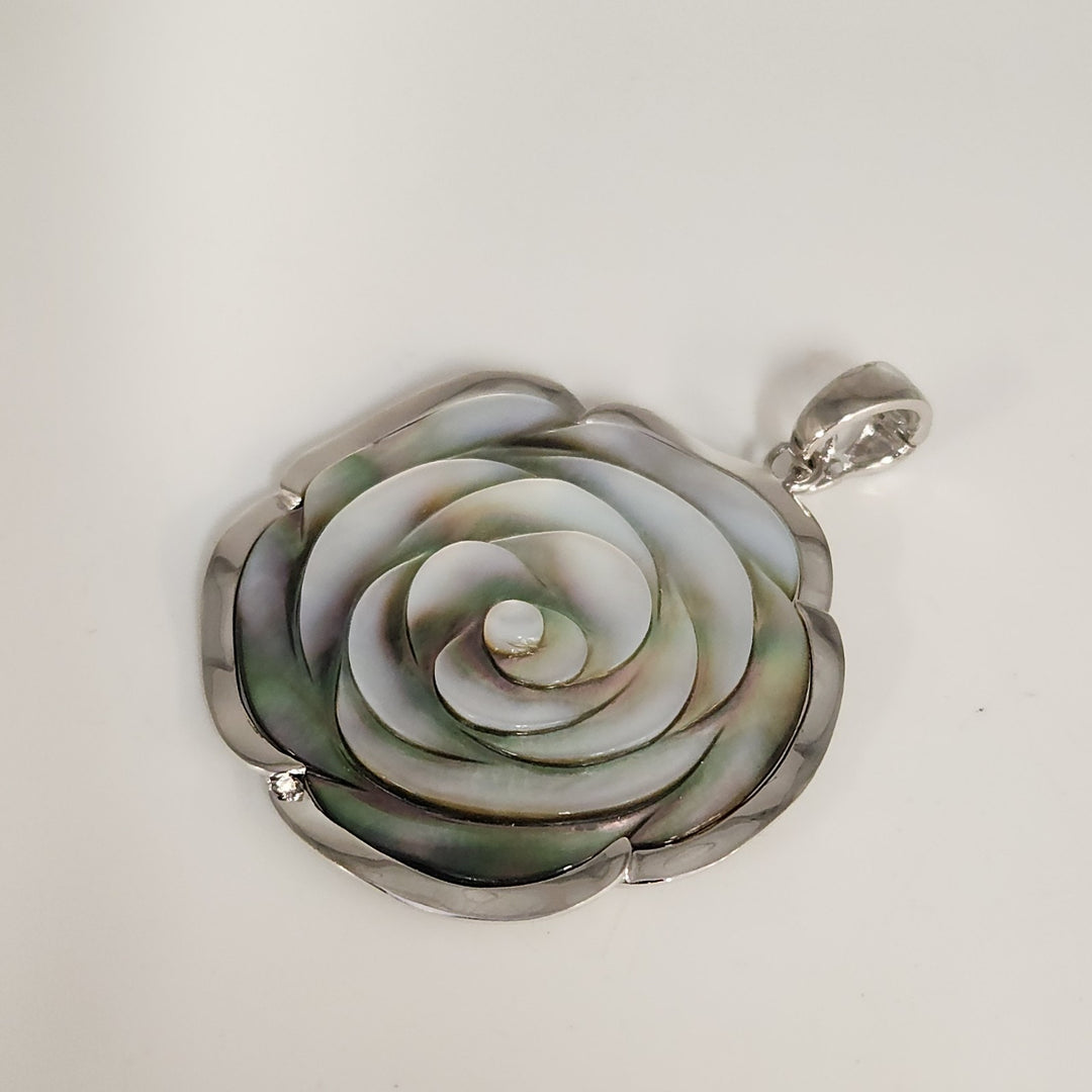 Reversible 925 Silver Pendant With Craved Mother Of Pearl Rose And Petal Design