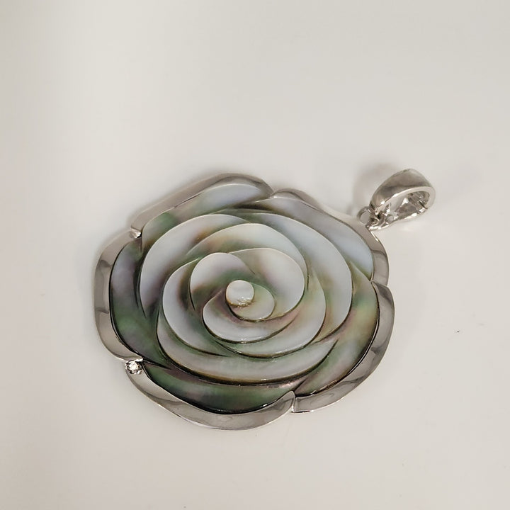 Reversible 925 Silver Pendant With Craved Mother Of Pearl Rose And Petal Design