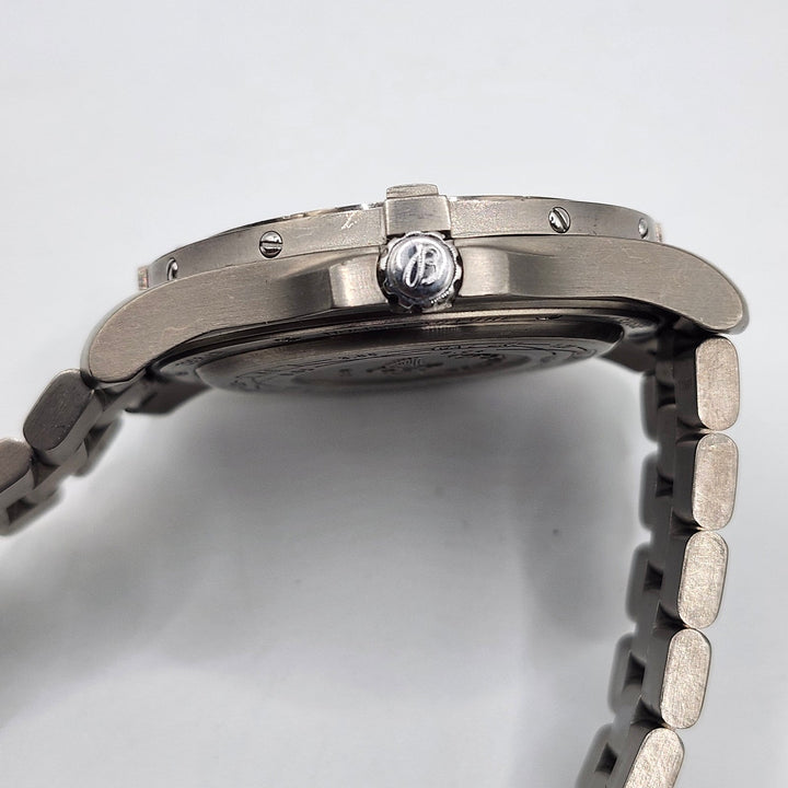 Breitling Aerospace Avantage E79362 Titanium Mens Watch - Short Bracelet, Pouch & Case