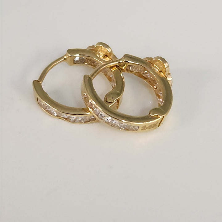 14k Yellow Gold Mother Of Pearl Clover Hoop Earrings With Zirconia Accents