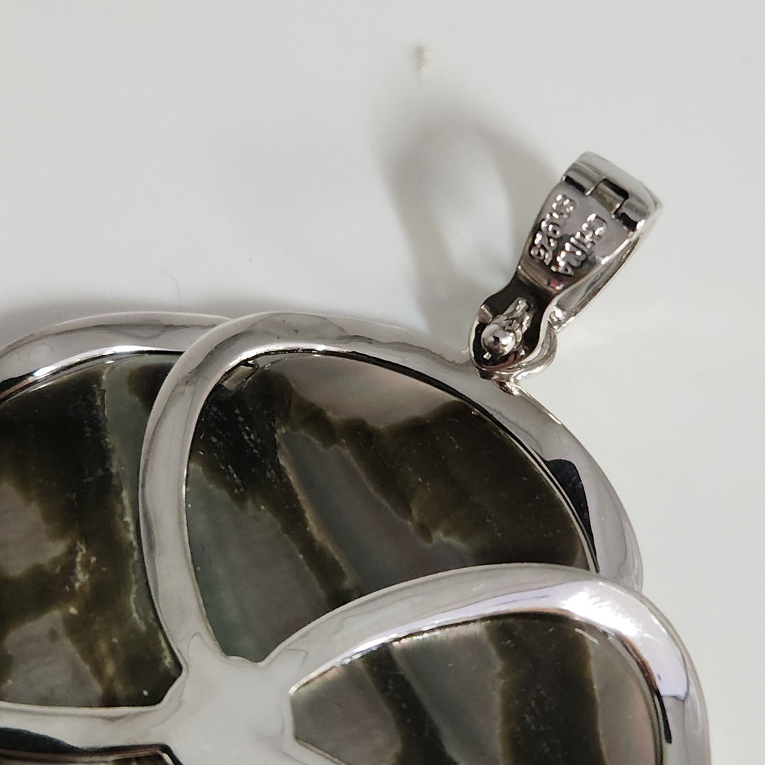 Reversible 925 Silver Pendant With Craved Mother Of Pearl Rose And Petal Design