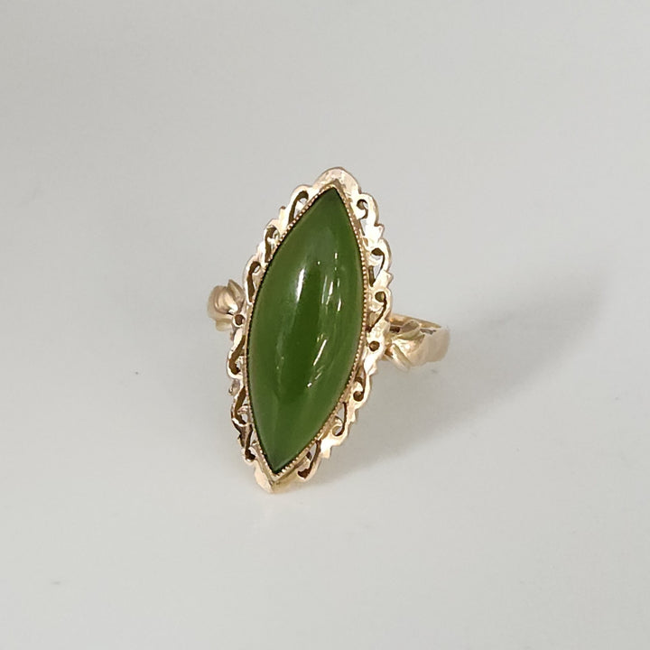 Vintage 14k Yellow Gold Natural Jade Ring Size 6.75
