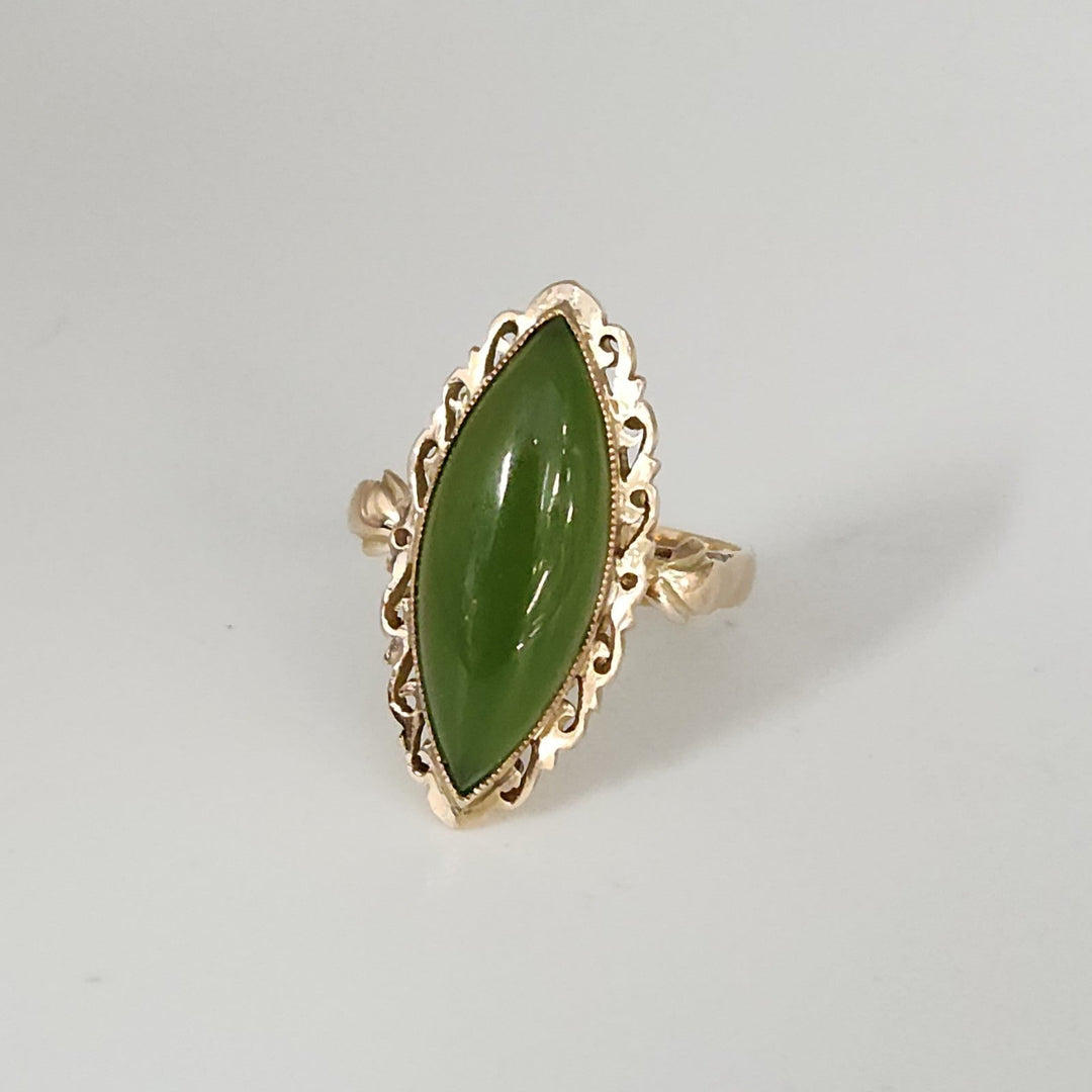Vintage 14k Yellow Gold Natural Jade Ring Size 6.75