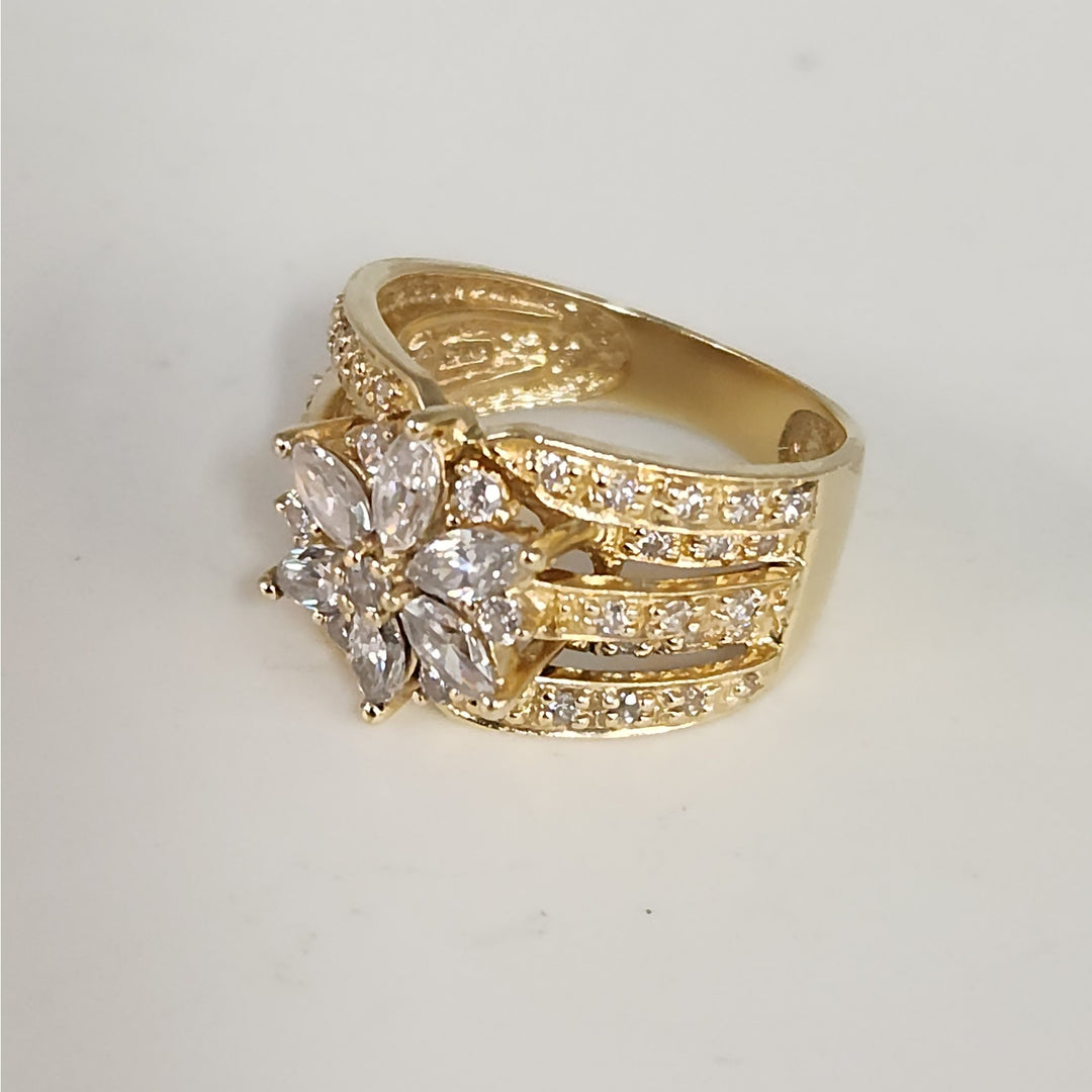 14k Yellow Gold CZ Floral Cluster Ring Size 6