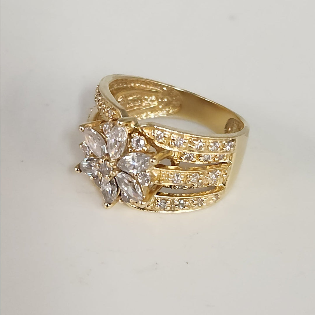 14k Yellow Gold CZ Floral Cluster Ring Size 6