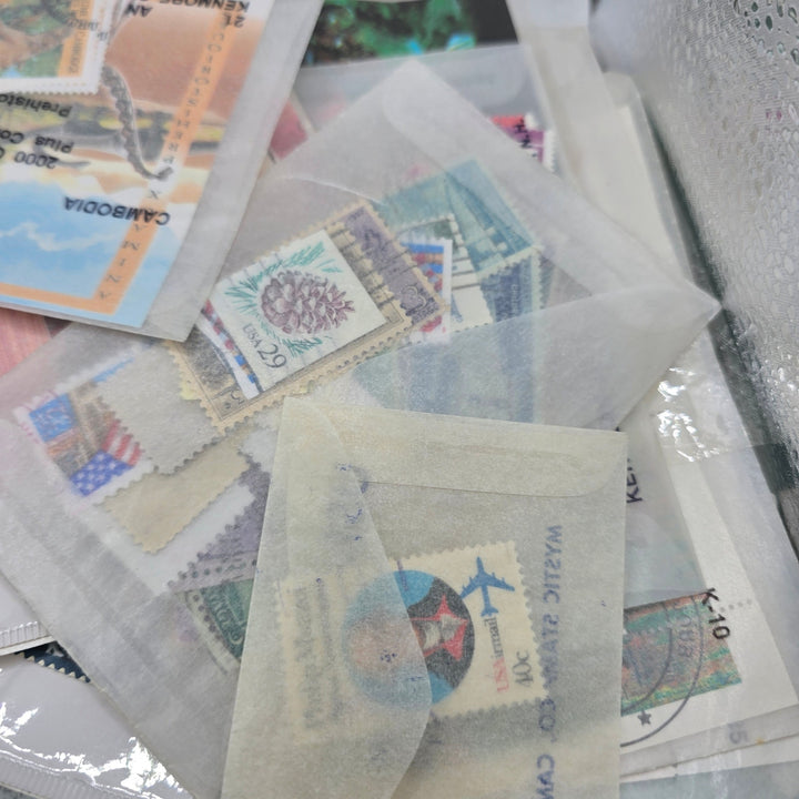 Large Mixed Lot of Vintage U.S. & Foreign Postage Stamps – Unsearched Collection