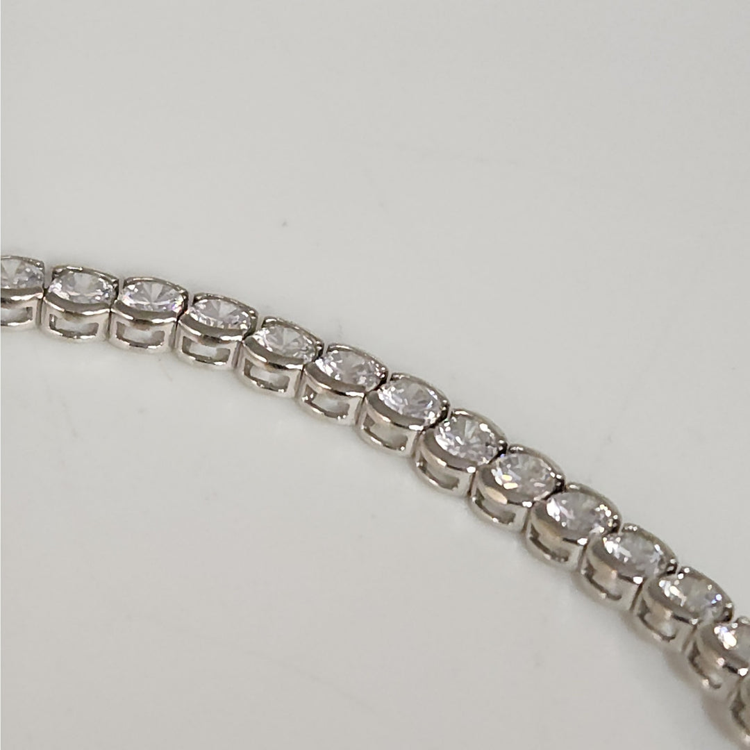 Stunning 14k White Gold Cubic Zirconia Stones Tennis bracelet 7"