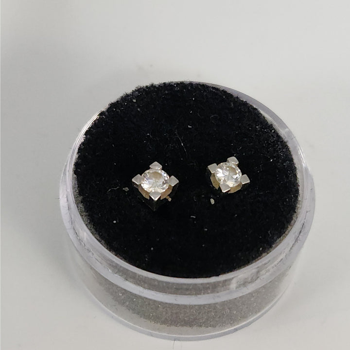 18K White Gold Natural Diamond Stud  Earrings Classic Square Setting Elegant Fine Jewelry