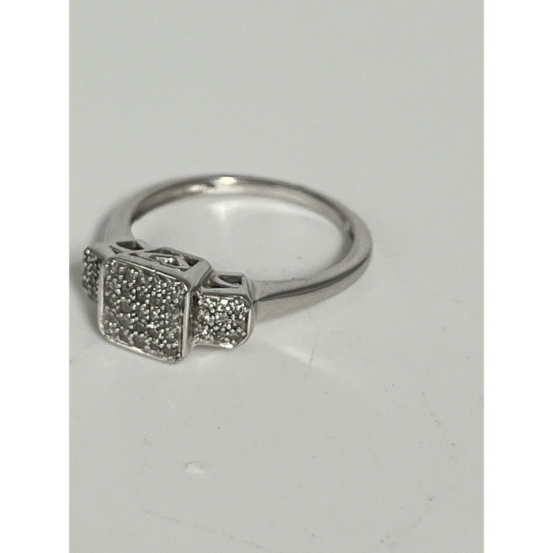 Fashion 10k White Gold Diamond Ring Size 6.75