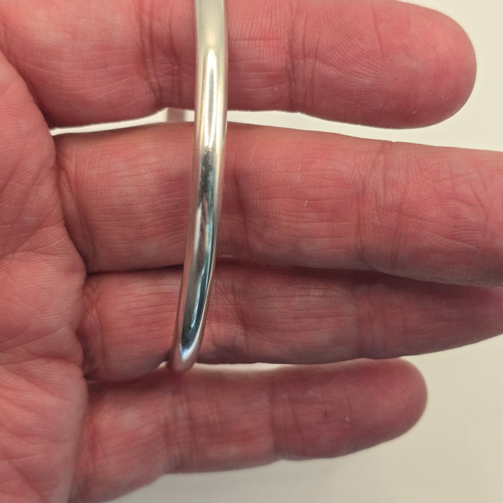 Handwrought IC Sterling Silver Bangle Bracelet 17.8g Minimalist Classic Style