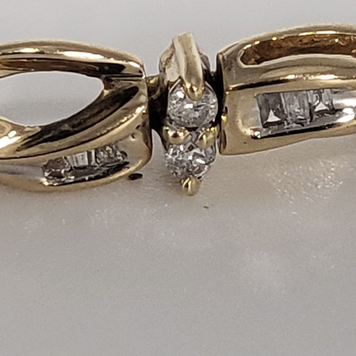 Beautiful 10K yellow gold oval link Diamonds Bracelet 7"