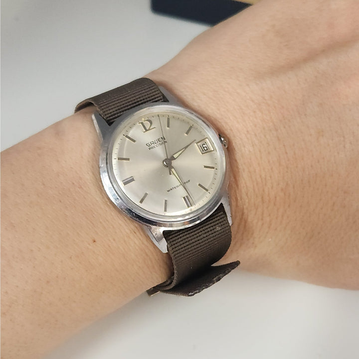 Vintage Gruen Precision Men's wrist watch Date 12 o'clock w/Original Box
