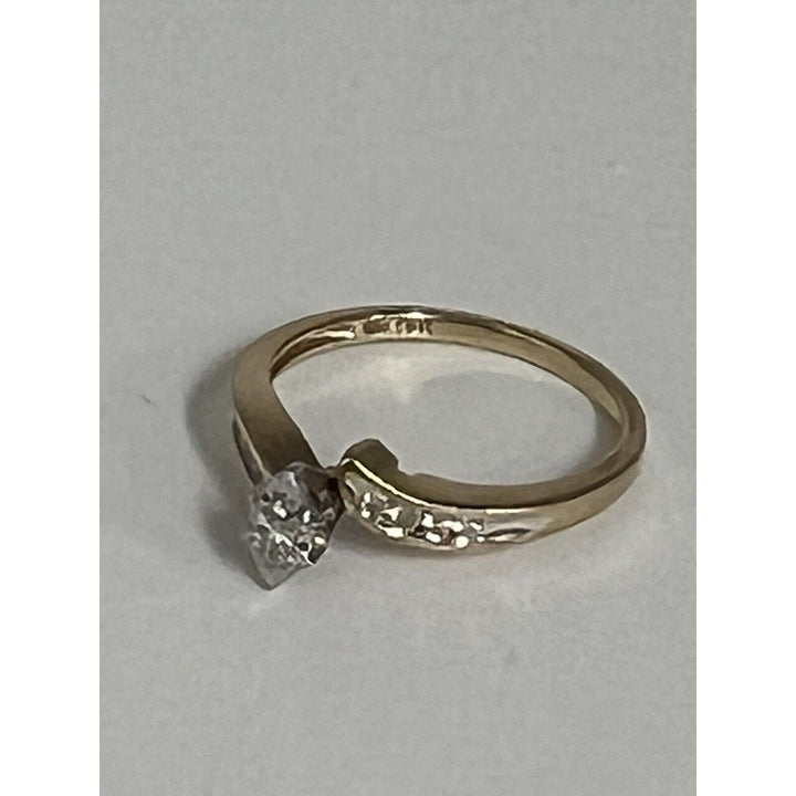 10k Yellow Gold Diamond Ring 2.3g, Size 7
