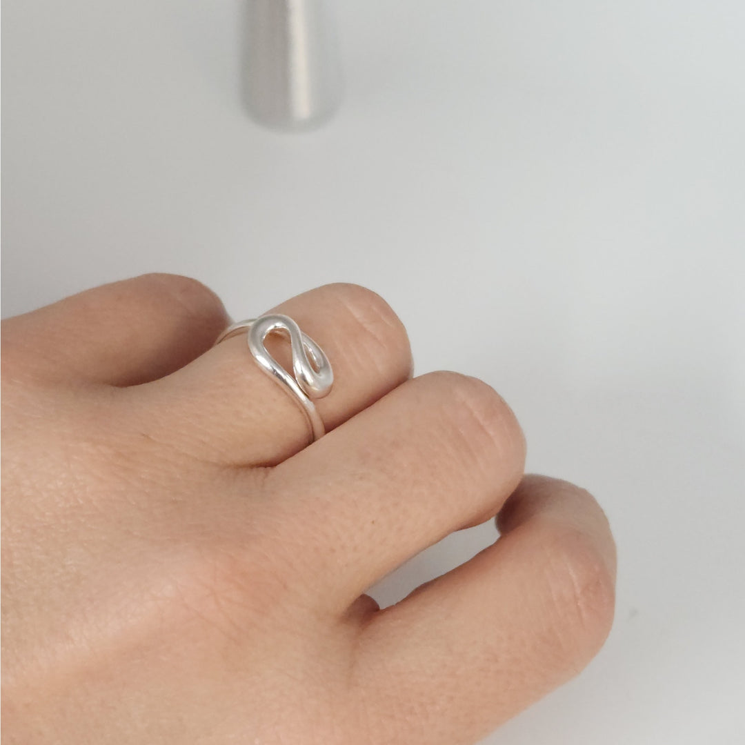 Tiffany & Co. Elsa Peretti Sterling Silver Open Teardrop Snake Ring Size 6.5 With Box And Pouch