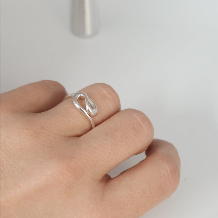 Tiffany & Co. Elsa Peretti Sterling Silver Open Teardrop Snake Ring Size 6.5 With Box And Pouch