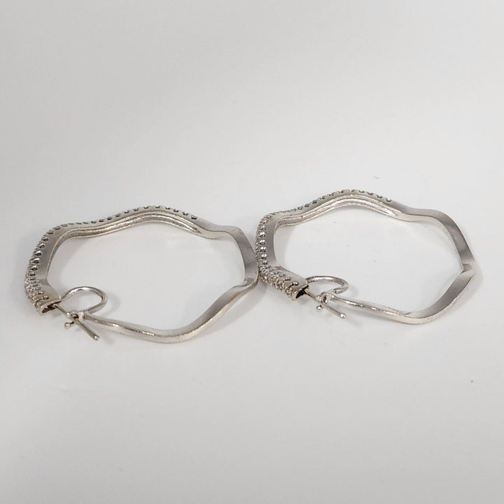 Elegant Wavy 18k White Gold Diamonds Hoop Earrings