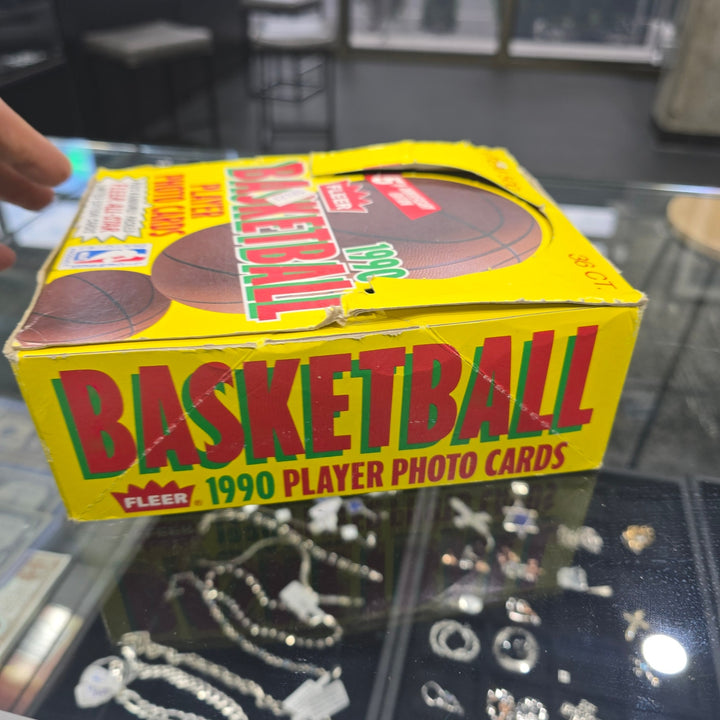 1990 Fleer Basketball Factory Box – 36 Packs – 540 Cards – NBA