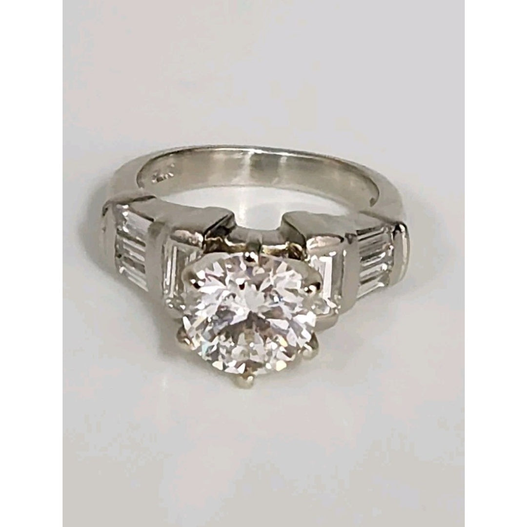 Platinum Lab Grown Round Diamond Solitaire Ring IGI Brilliant 2.01 Carat Vs2