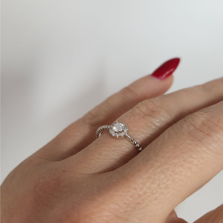 Elegant Sterling  Silver Moissanite Round Brilliant Cut Ring size 9