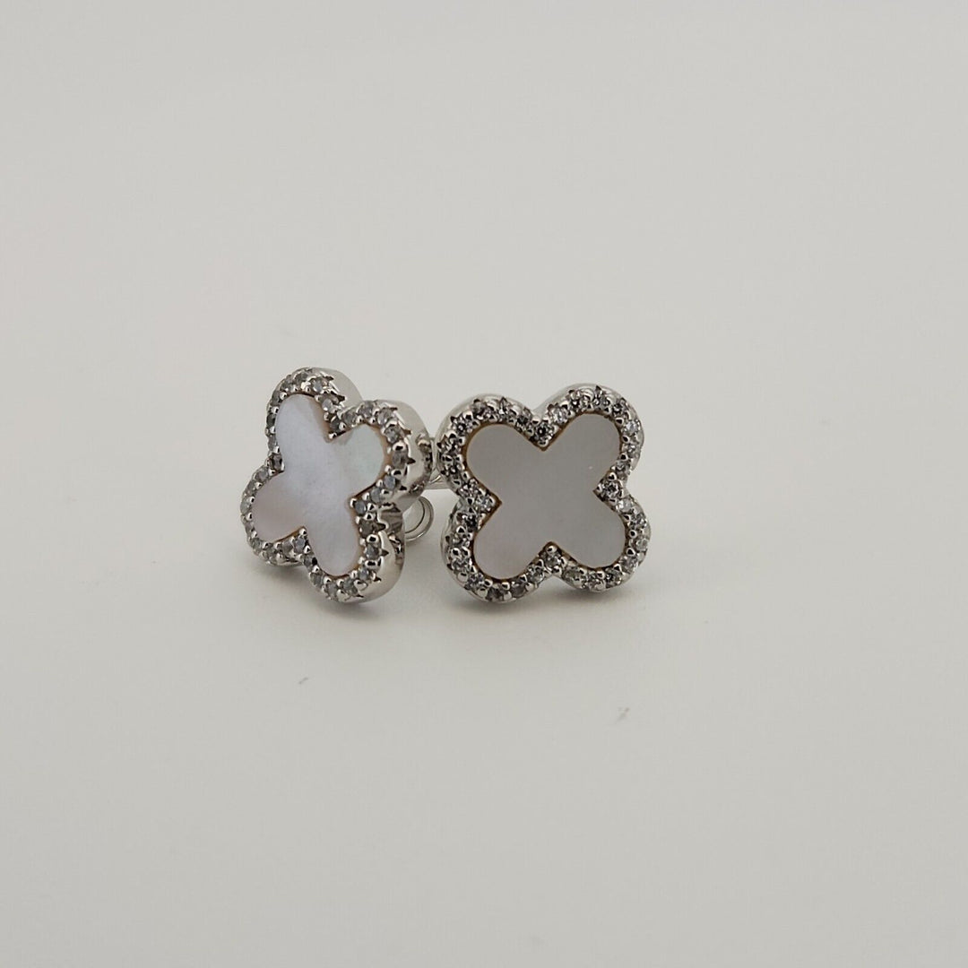 925 sterling silver White Flower Stud earrings
