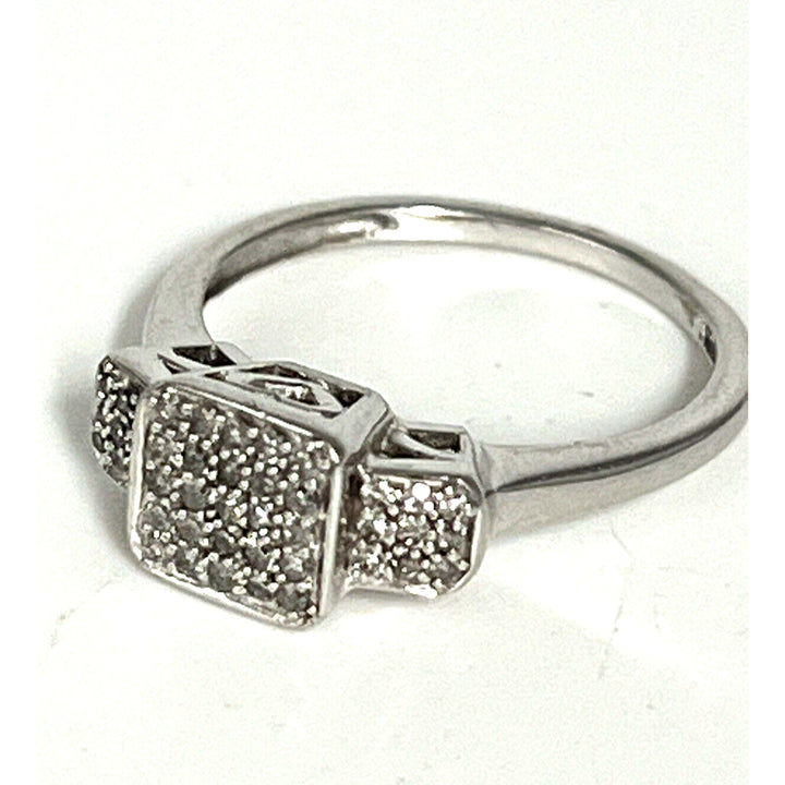 Fashion 10k White Gold Diamond Ring Size 6.75