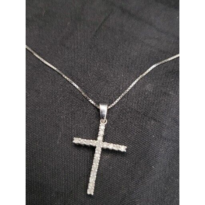 10k white gold diamond cross pendant necklace