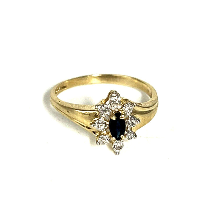 Beautiful 10k Yellow Gold Sapphire Diamond Ring