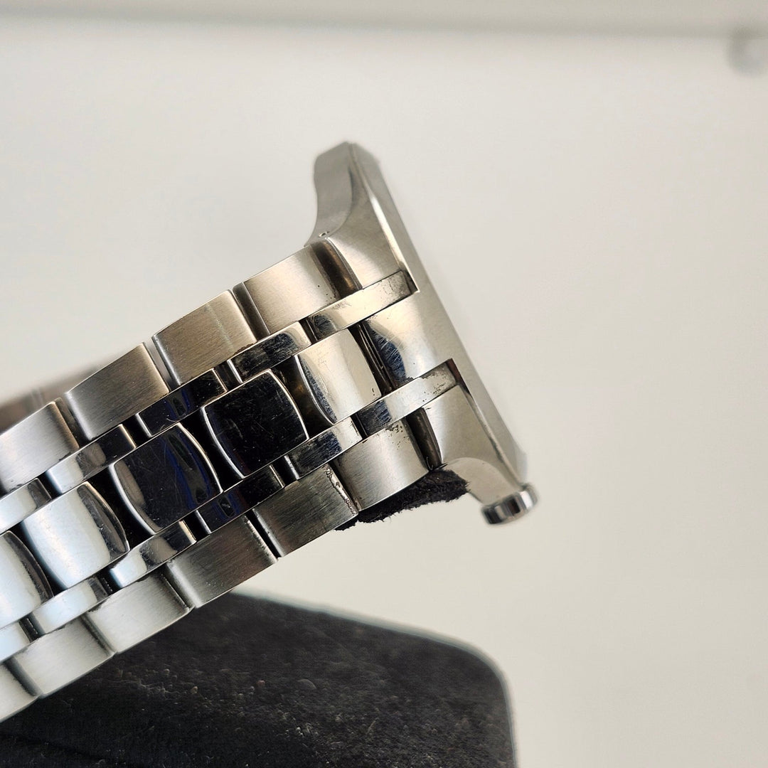 Movado Museum Sapphire Crystal Steel Link Bracelet Watch ref 01.1.14.1085
