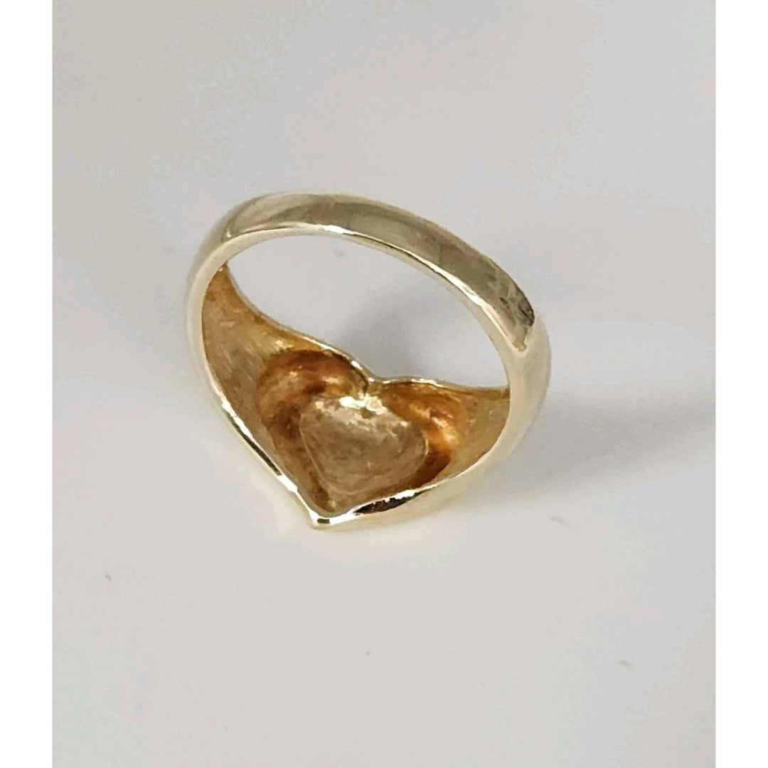 Beautiful 10k Yellow Gold Heart Ring Size 6.75