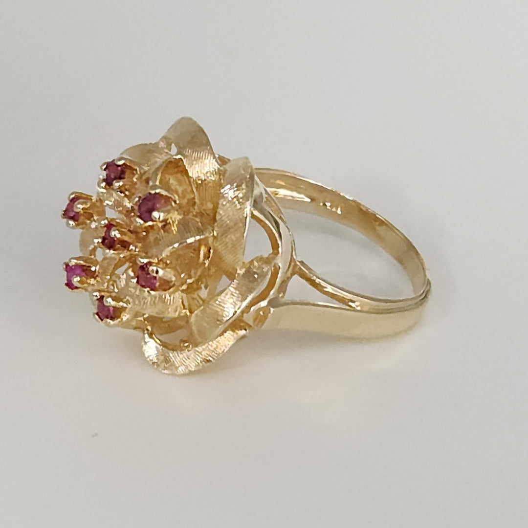 14k Yellow Gold Natural Ruby Stunning Floral Design Ring Size 6.5