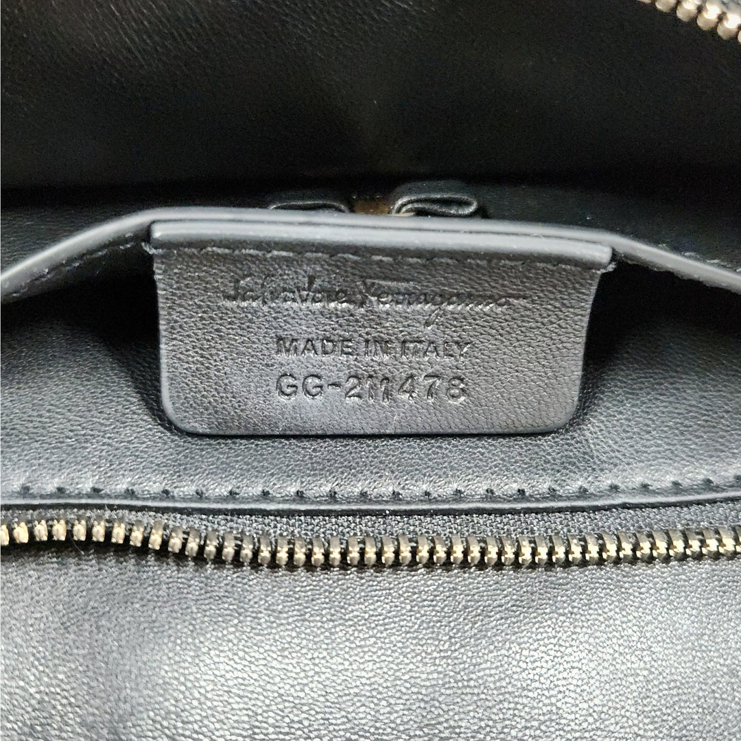 Ferragamo black & white handwoven shoulder bag  gold chain strap signature bow
