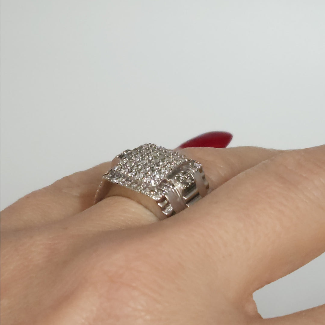 Elegant 10k White Gold Natural Diamond Cluster Ring size 7