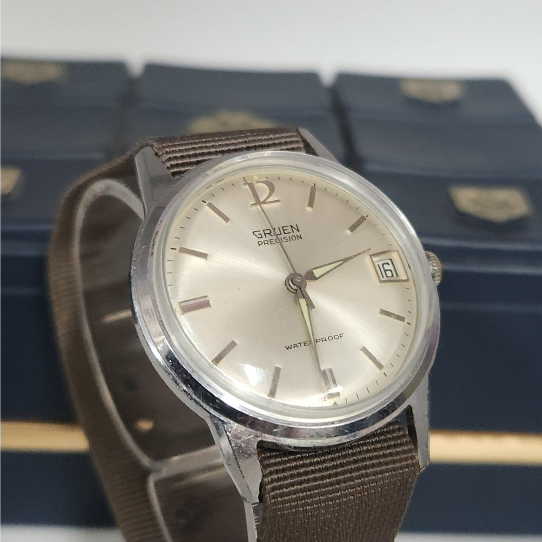 Vintage Gruen Precision Men's wrist watch Date 12 o'clock w/Original Box