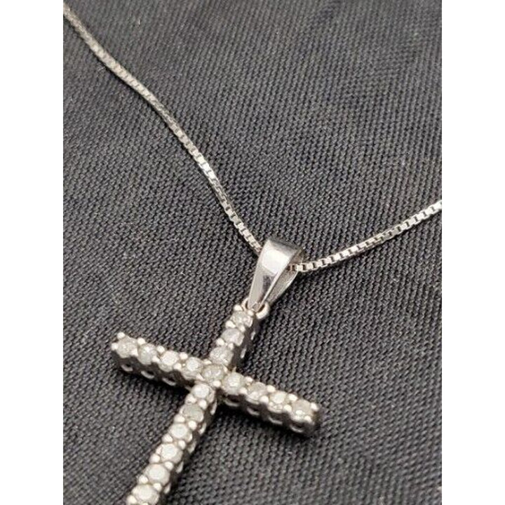 10k white gold diamond cross pendant necklace