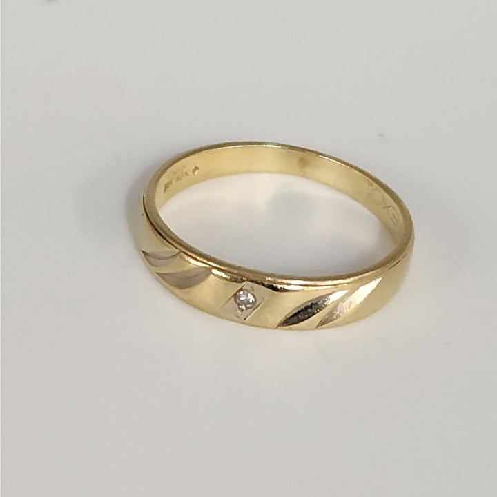 Vintage 14k Yellow Gold Diamond Band Ring Size 4