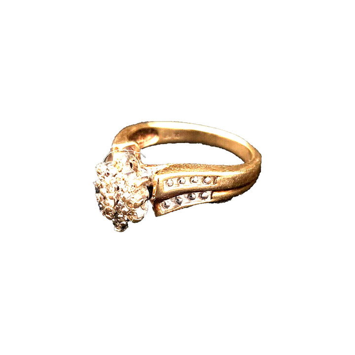 Beautiful Yellow And White Gold Diamond Ring Size 6.5 With 5.1g Of Gold